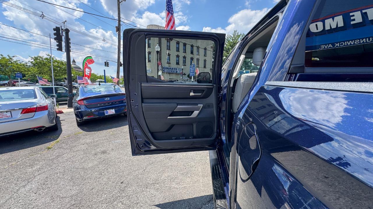 Toyota Tundra 4WD SR5 CrewMax 5.5' Bed (Natl) 2023