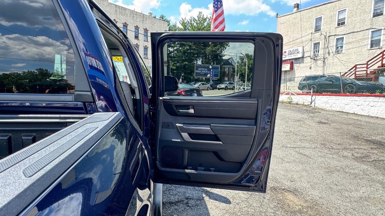 Toyota Tundra 4WD SR5 CrewMax 5.5' Bed (Natl) 2023