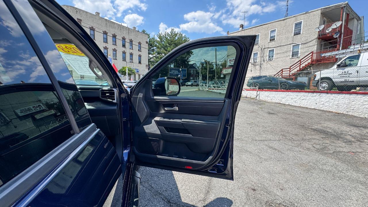 Toyota Tundra 4WD SR5 CrewMax 5.5' Bed (Natl) 2023