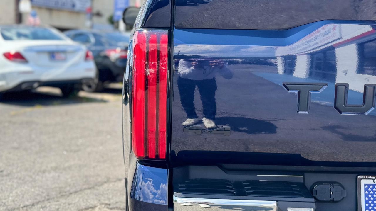 Toyota Tundra 4WD SR5 CrewMax 5.5' Bed (Natl) 2023