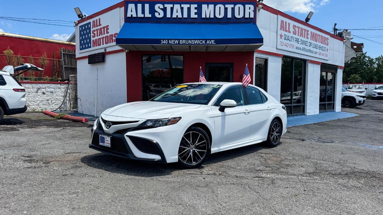 Toyota Camry SE Auto (Natl) 2021