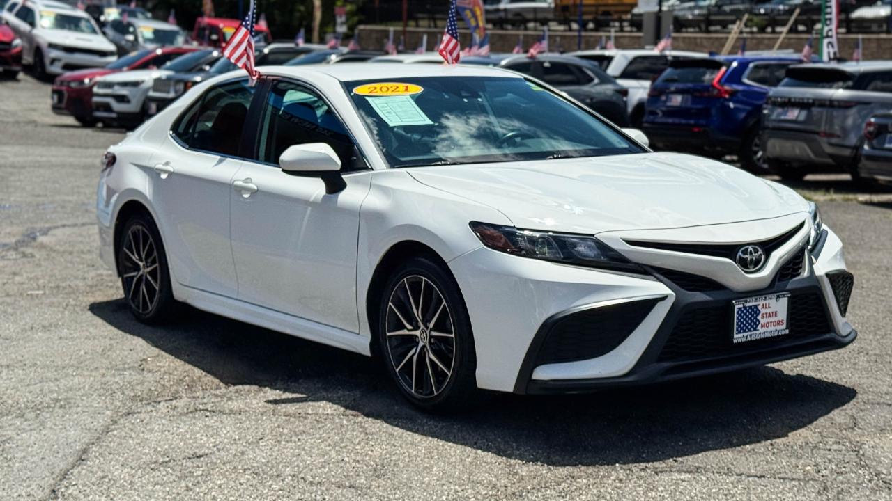 Toyota Camry SE Auto (Natl) 2021