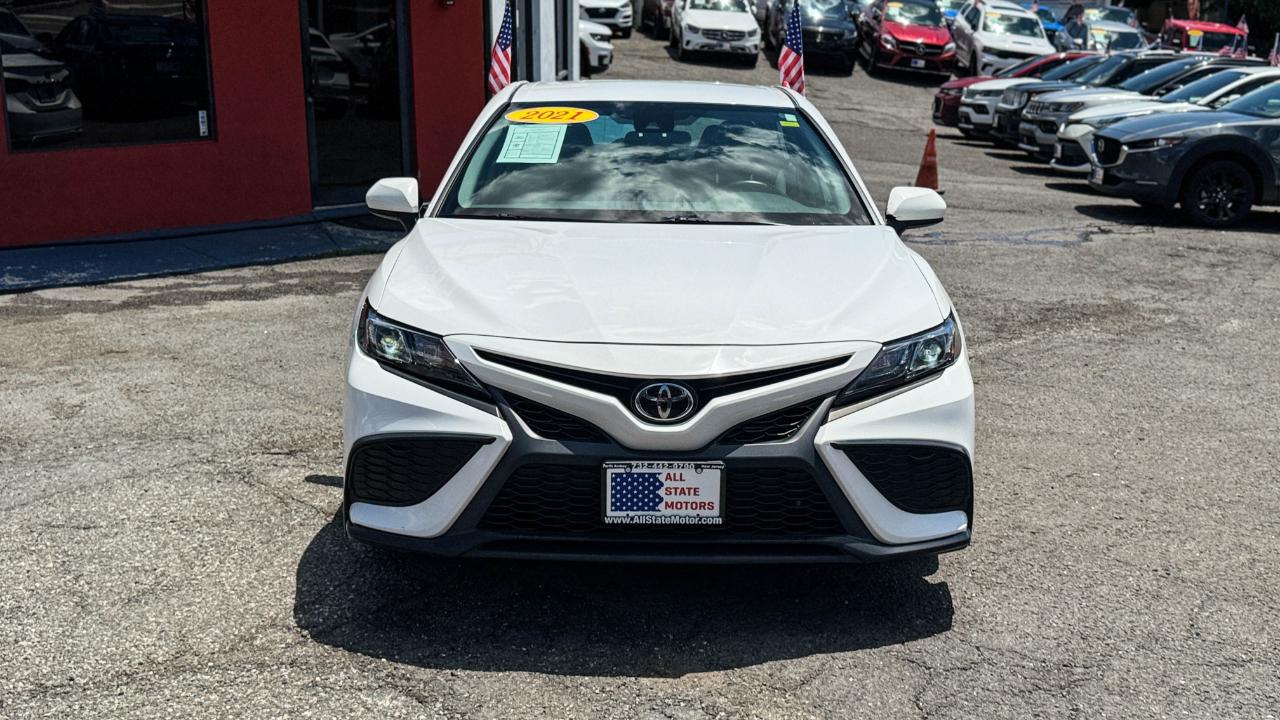 Toyota Camry SE Auto (Natl) 2021