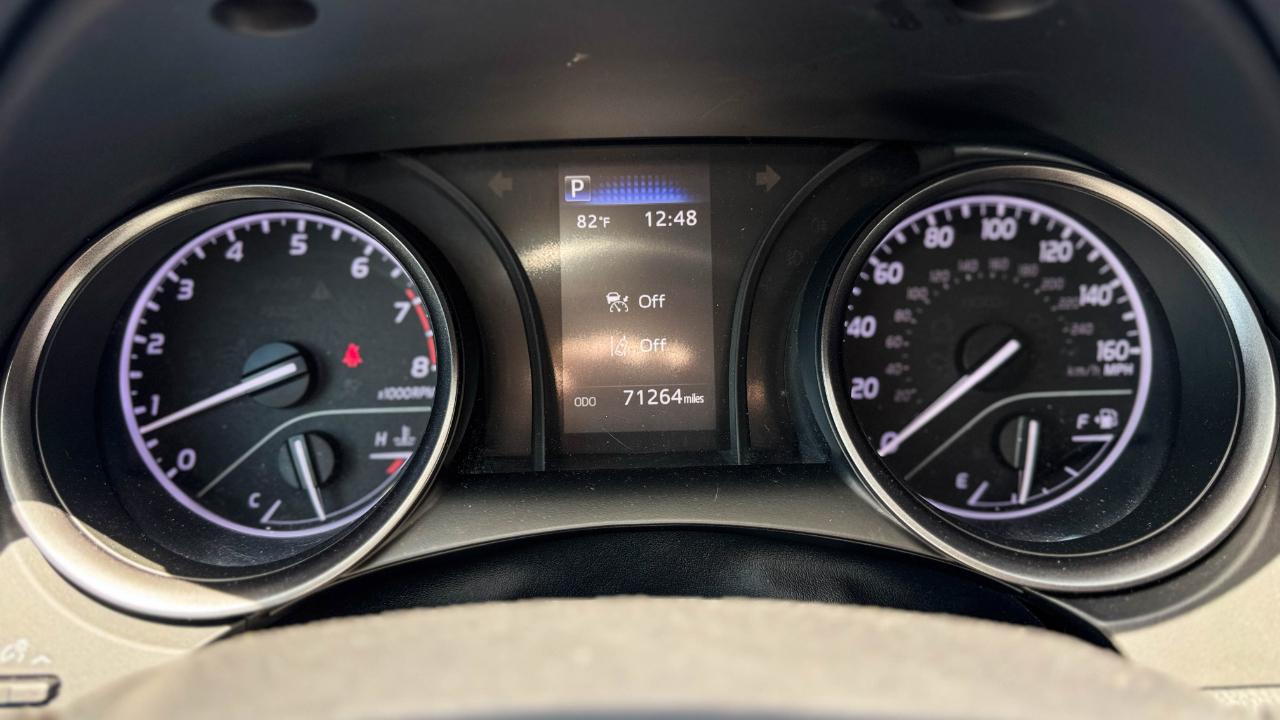 Toyota Camry SE Auto (Natl) 2021