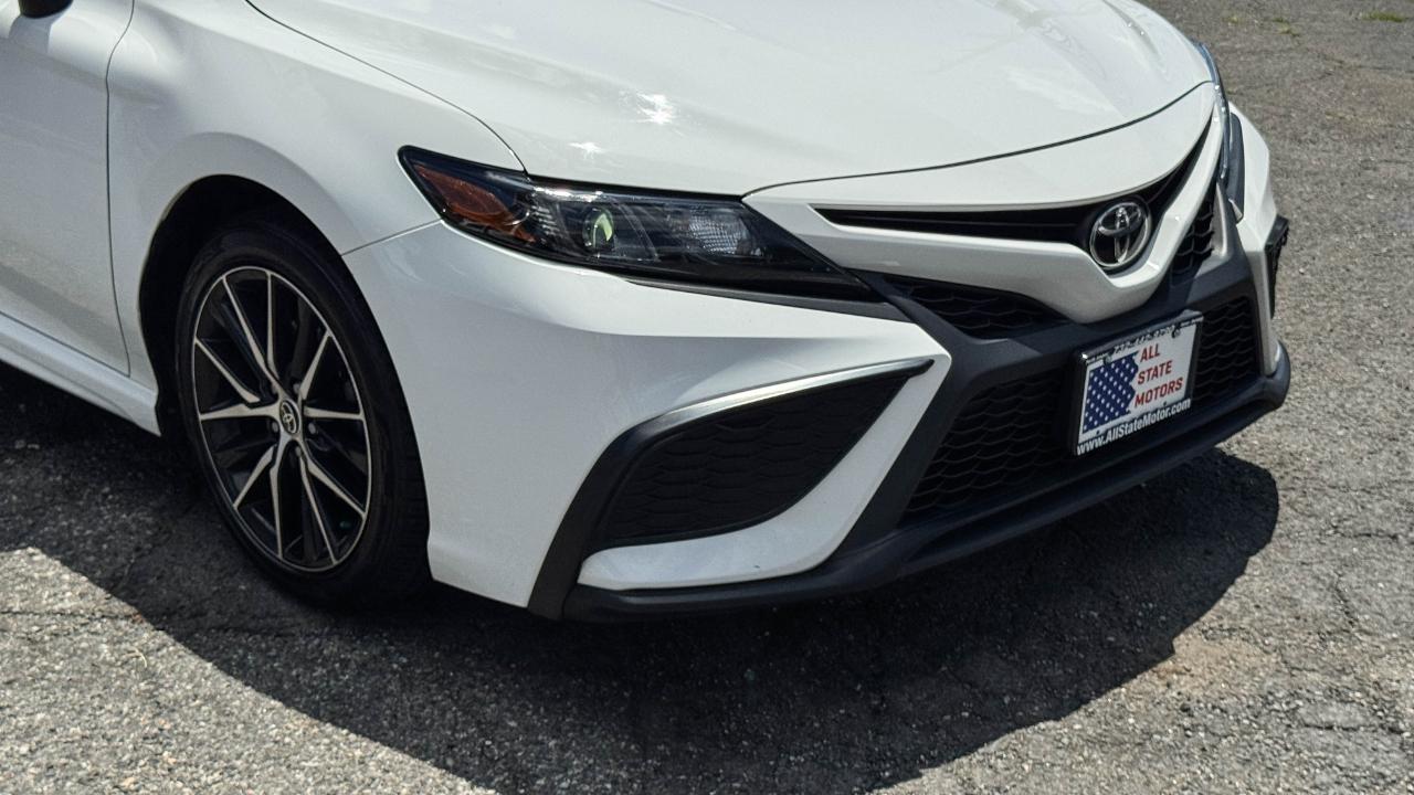 Toyota Camry SE Auto (Natl) 2021