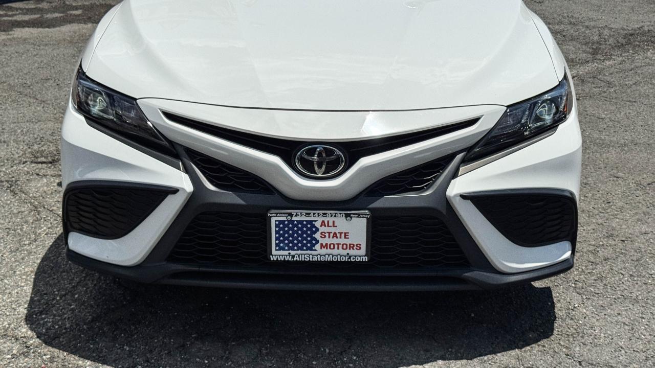 Toyota Camry SE Auto (Natl) 2021