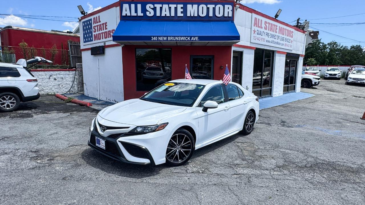 Toyota Camry SE Auto (Natl) 2021