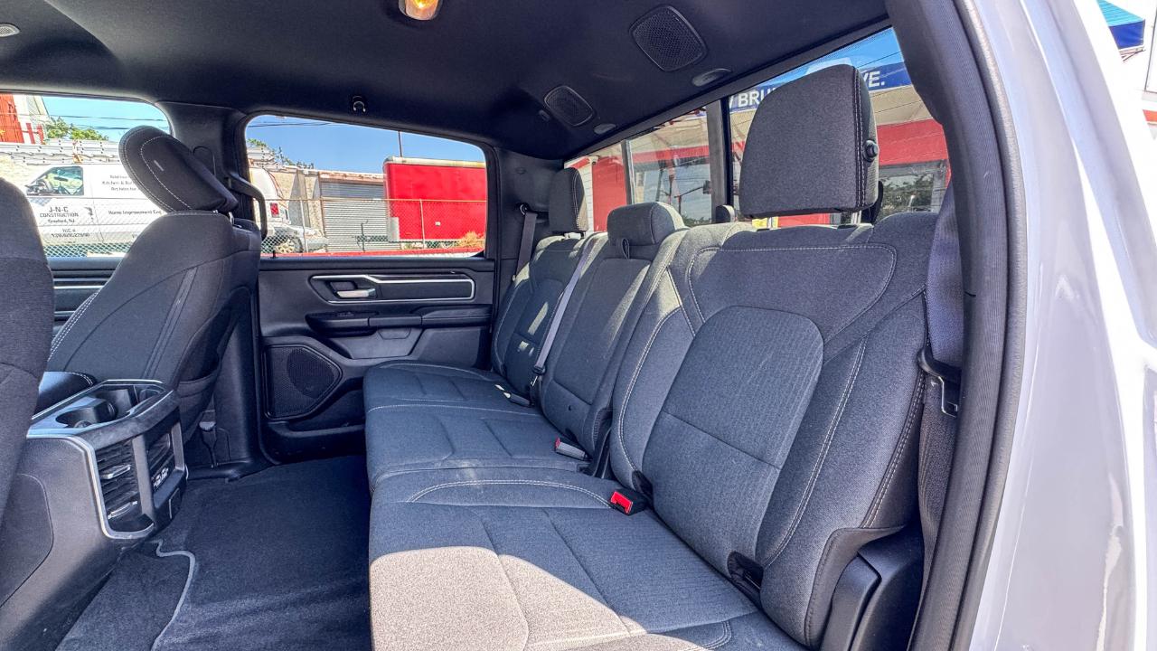 RAM 1500 Big Horn 4x4 Crew Cab 5'7" Box 2023