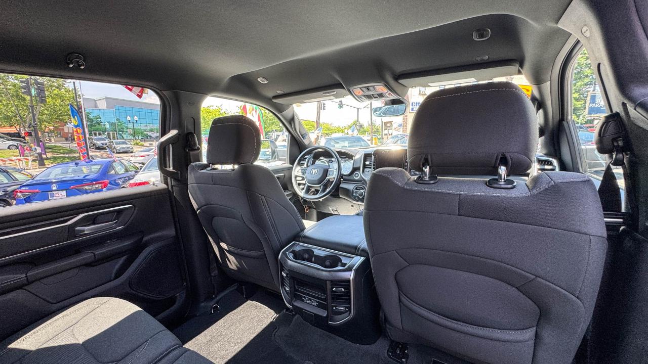 RAM 1500 Big Horn 4x4 Crew Cab 5'7" Box 2023