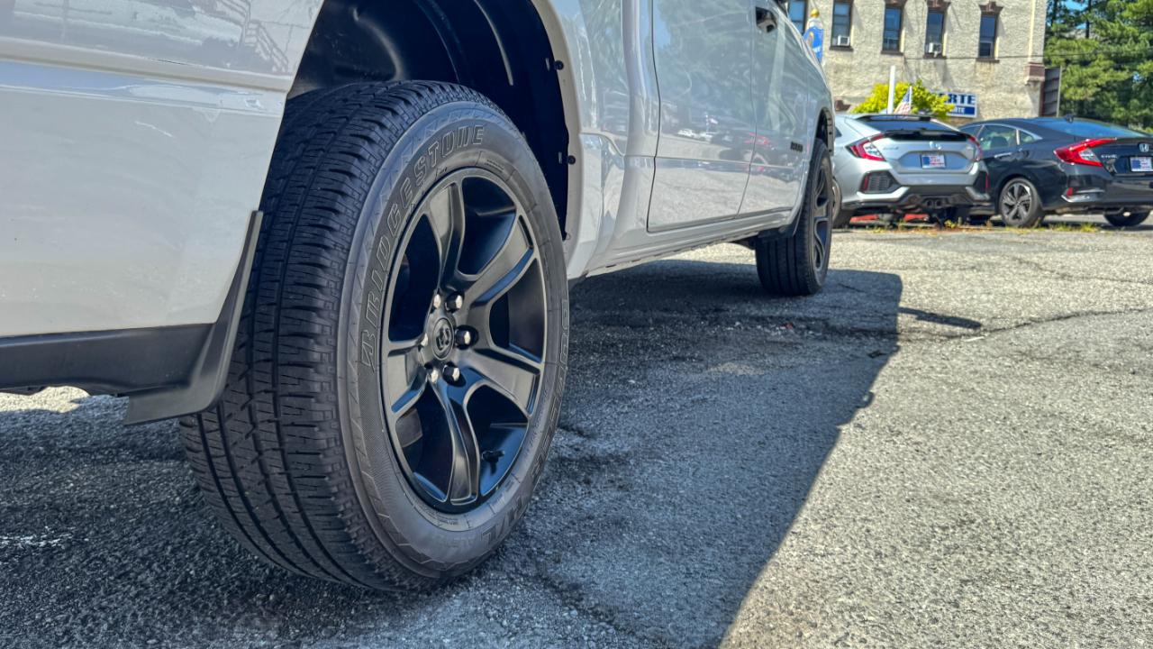 RAM 1500 Big Horn 4x4 Crew Cab 5'7" Box 2023