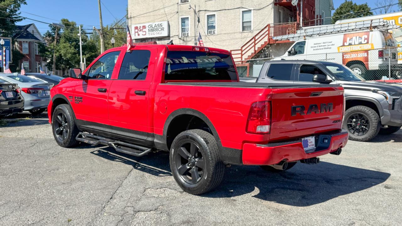 RAM 1500 Classic Express 4x4 Crew Cab 5'7" Box 2022