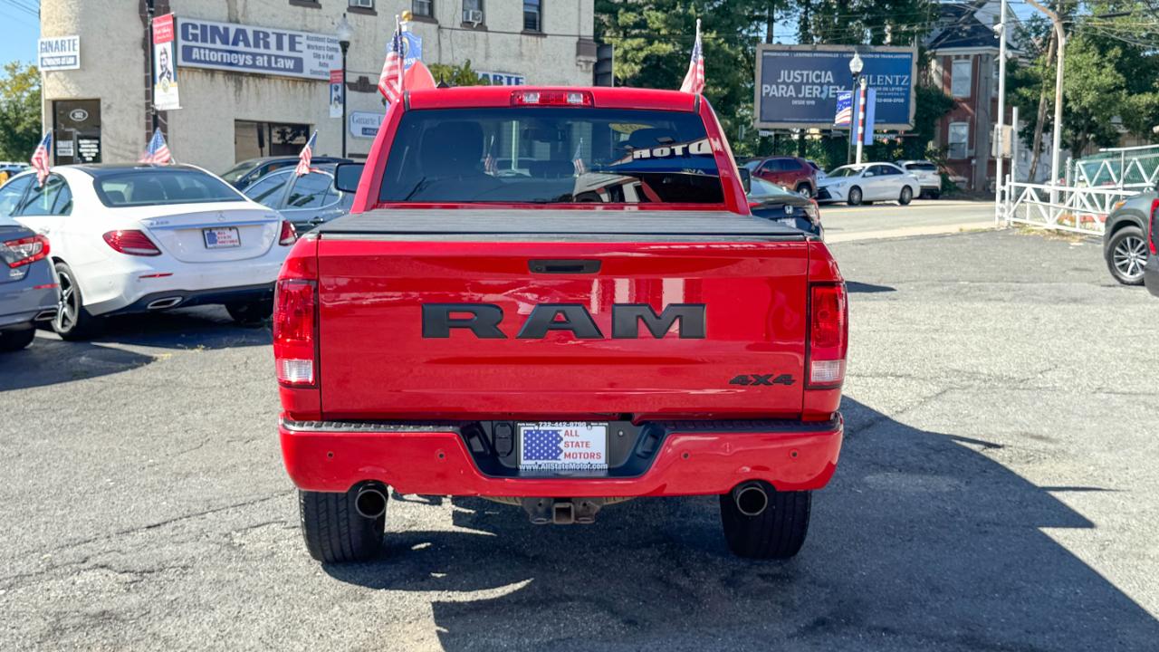 RAM 1500 Classic Express 4x4 Crew Cab 5'7" Box 2022