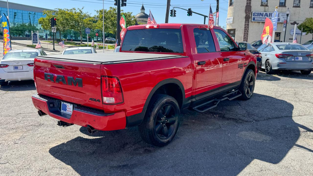 RAM 1500 Classic Express 4x4 Crew Cab 5'7" Box 2022