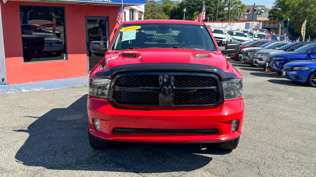 RAM 1500 Classic Express 4x4 Crew Cab 5'7" Box 2022