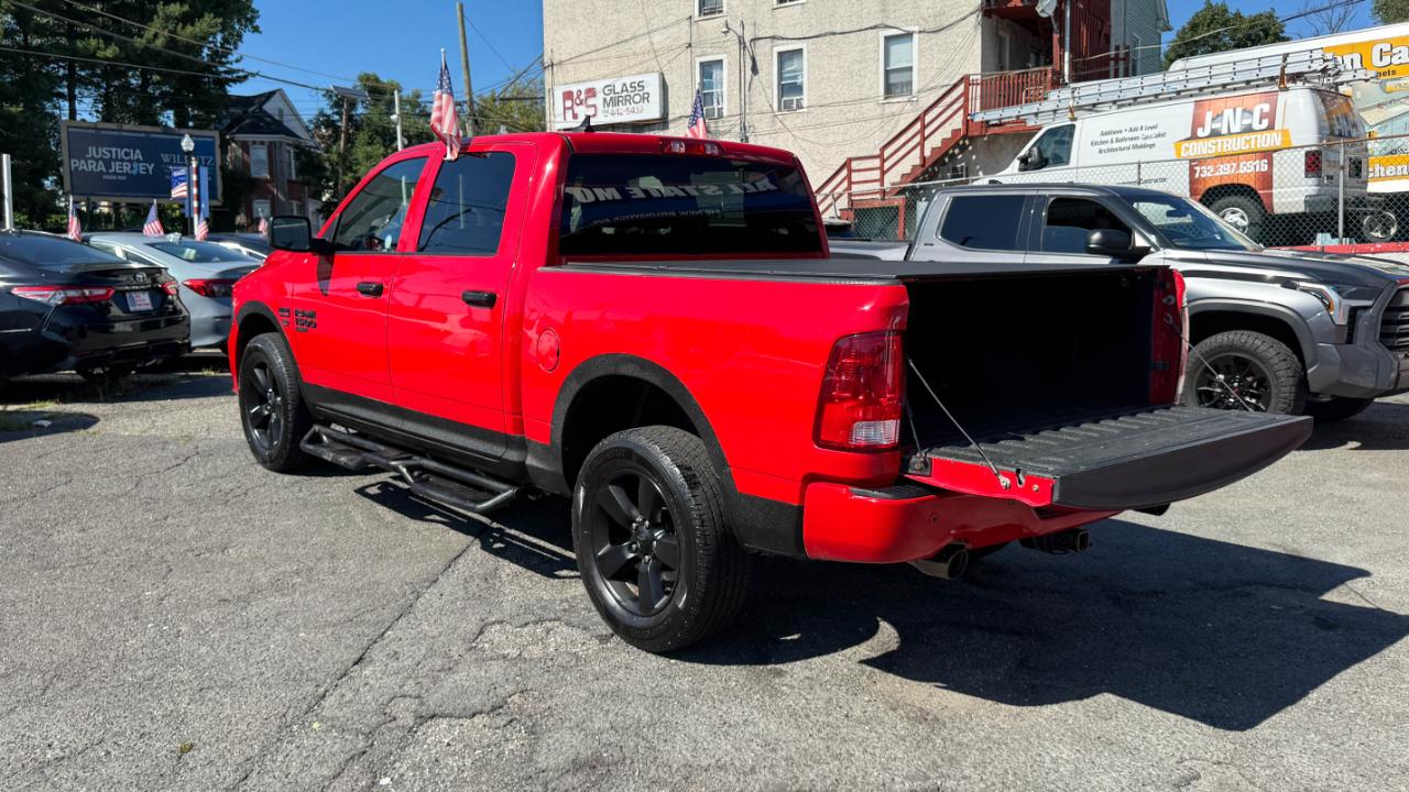 RAM 1500 Classic Express 4x4 Crew Cab 5'7" Box 2022