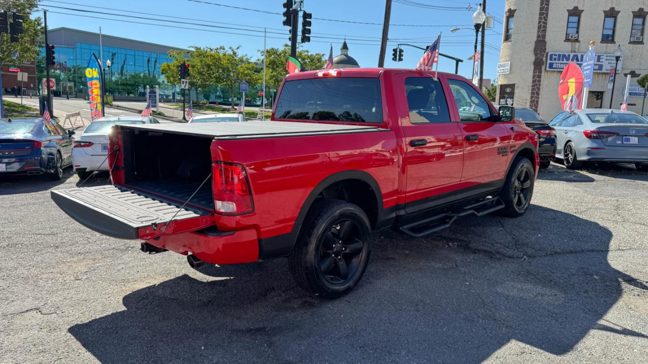 RAM 1500 Classic Express 4x4 Crew Cab 5'7" Box 2022