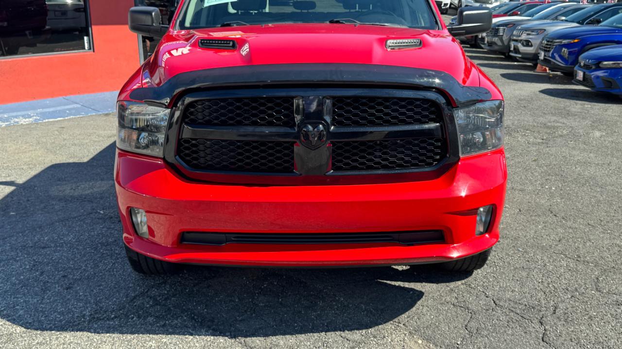 RAM 1500 Classic Express 4x4 Crew Cab 5'7" Box 2022