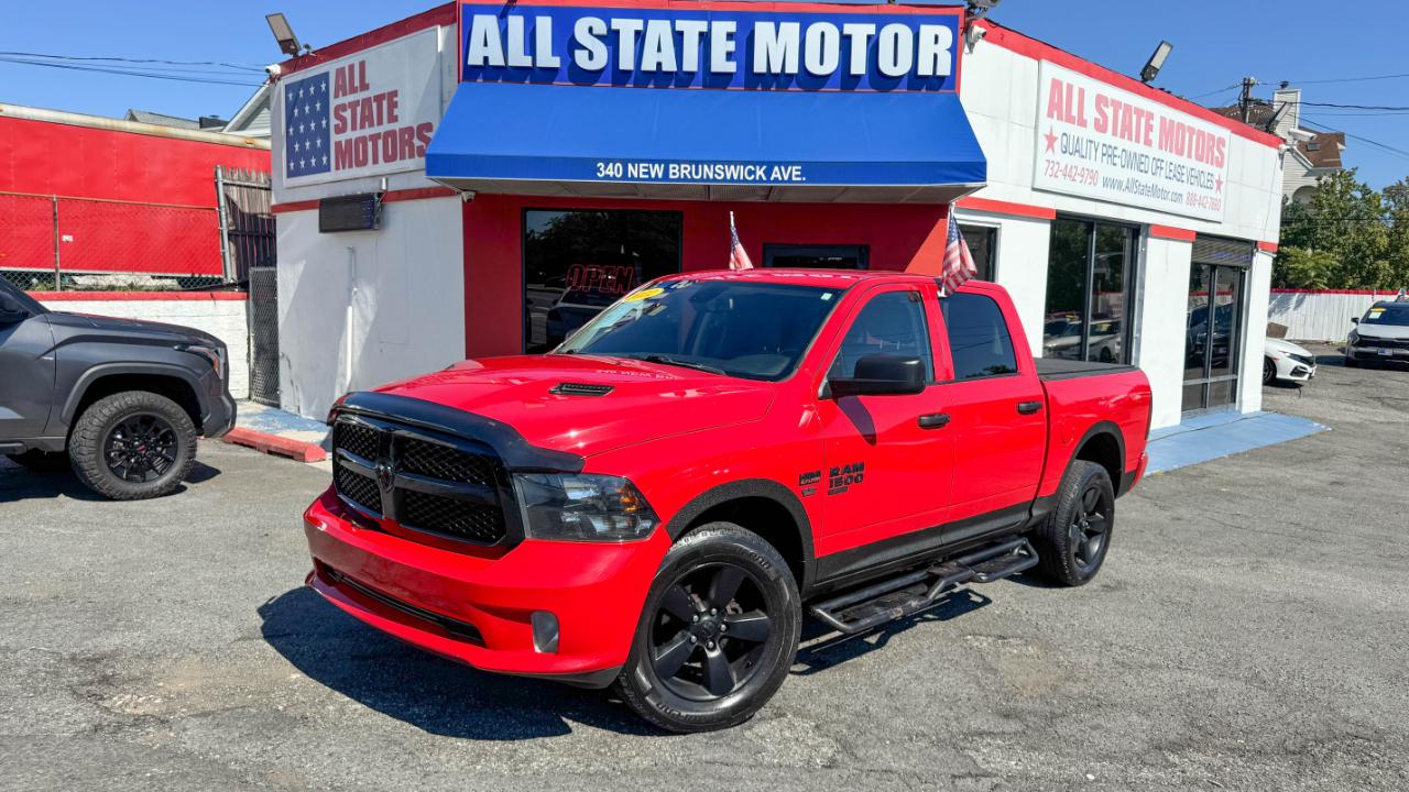 RAM 1500 Classic Express 4x4 Crew Cab 5'7" Box 2022