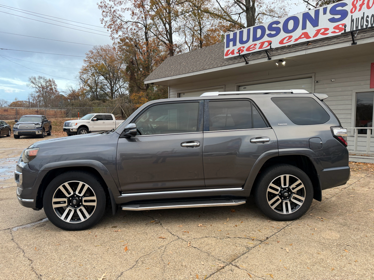 2015 Toyota 4Runner SR5's photo