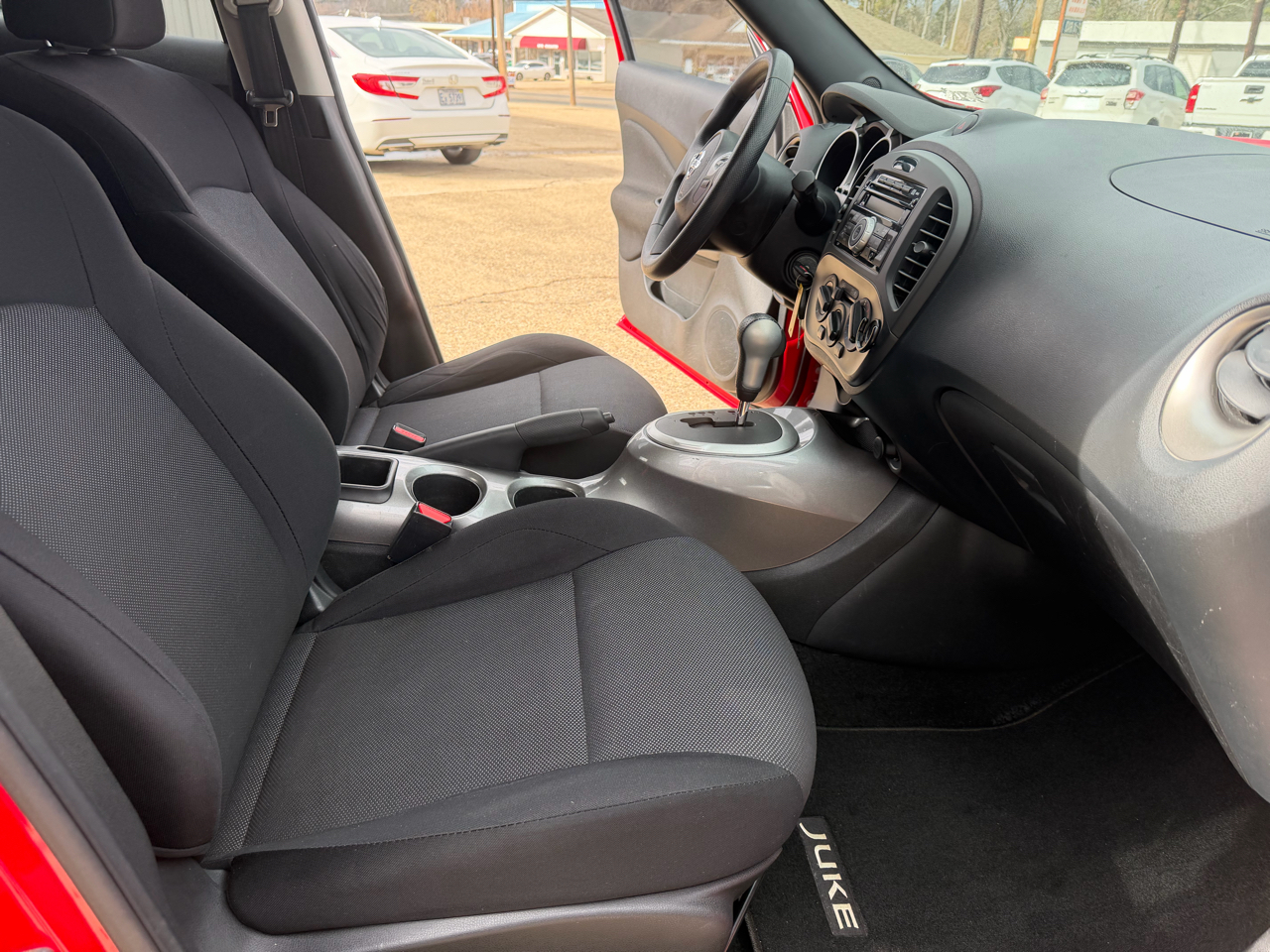 Nissan Juke S FWD 2014