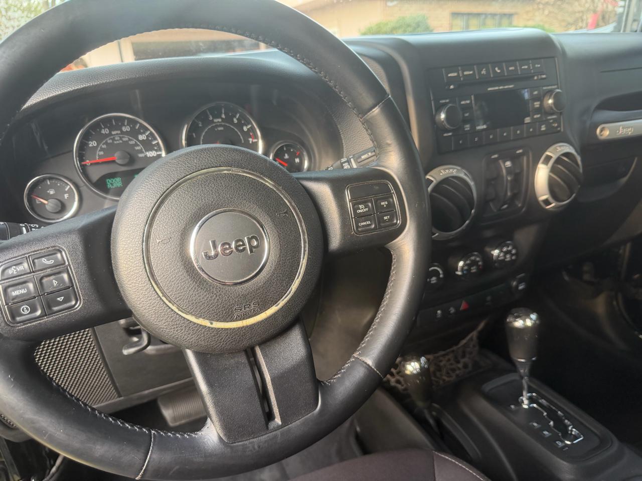 Jeep Wrangler Unlimited Sahara 4WD 2014