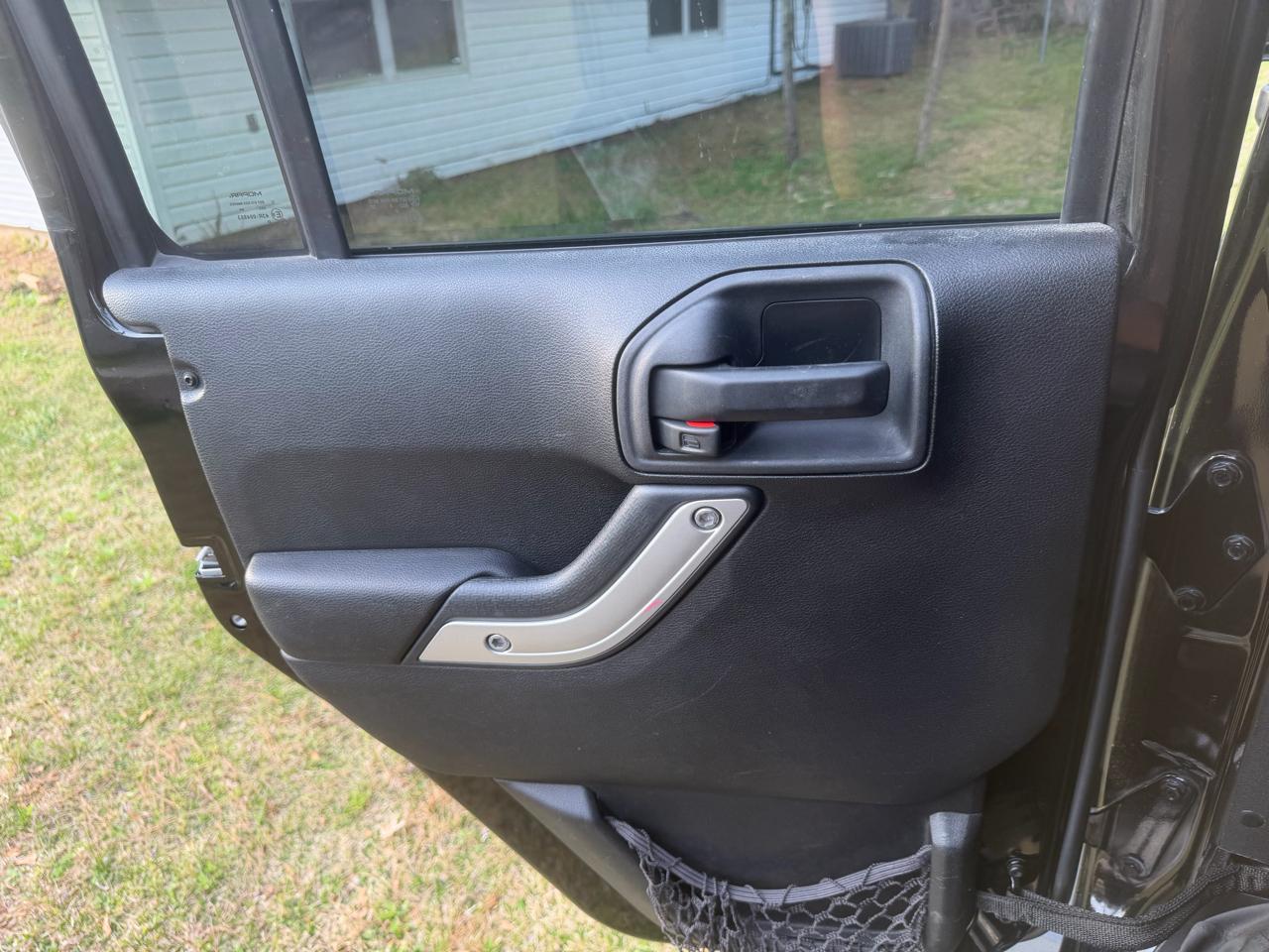 Jeep Wrangler Unlimited Sahara 4WD 2014