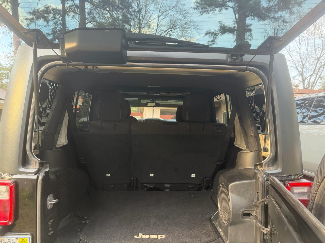 Jeep Wrangler Unlimited Sahara 4WD 2014