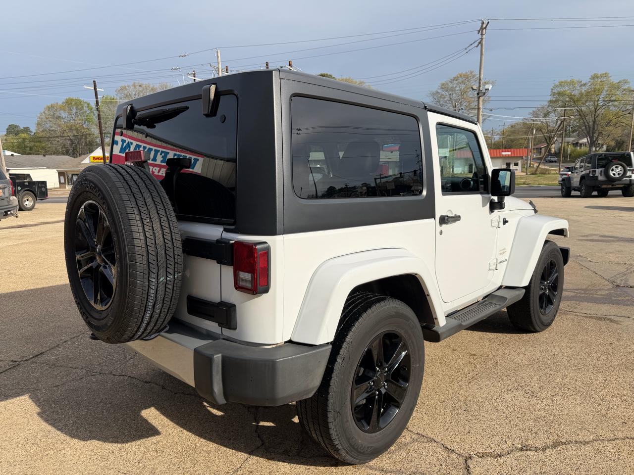 Jeep Wrangler Sahara 4WD 2012
