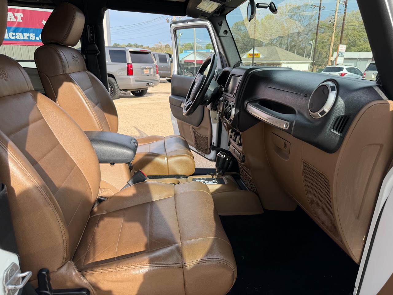 Jeep Wrangler Sahara 4WD 2012