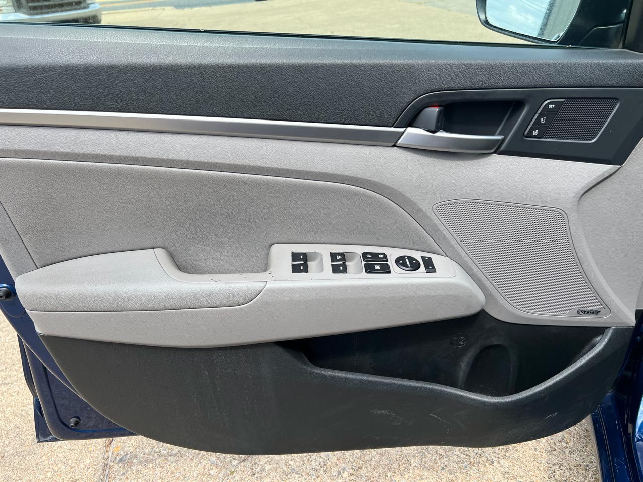 Hyundai Elantra Limited 2020