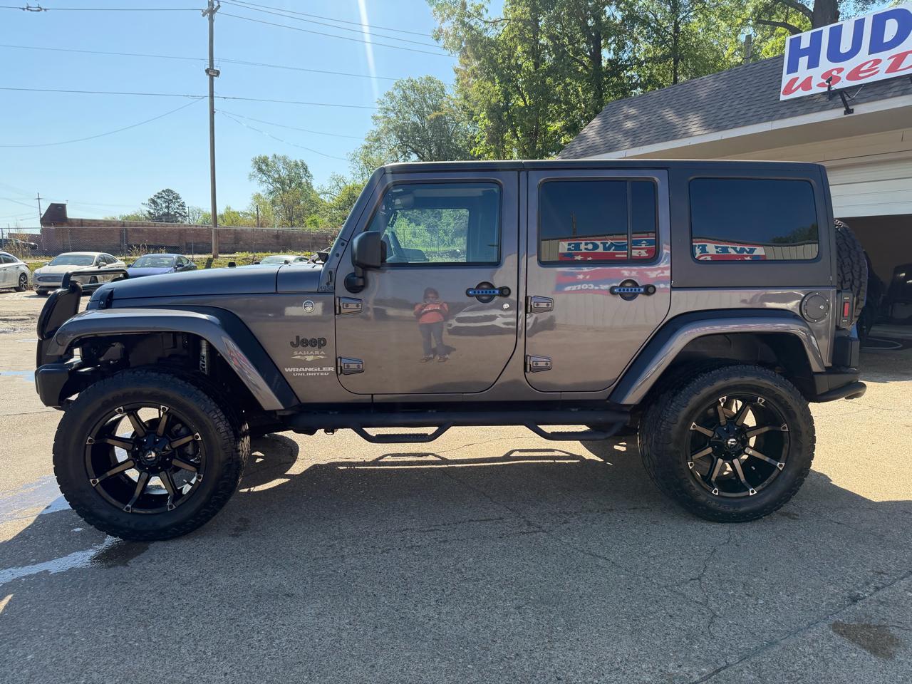 Jeep Wrangler Unlimited Sahara 4WD 2014