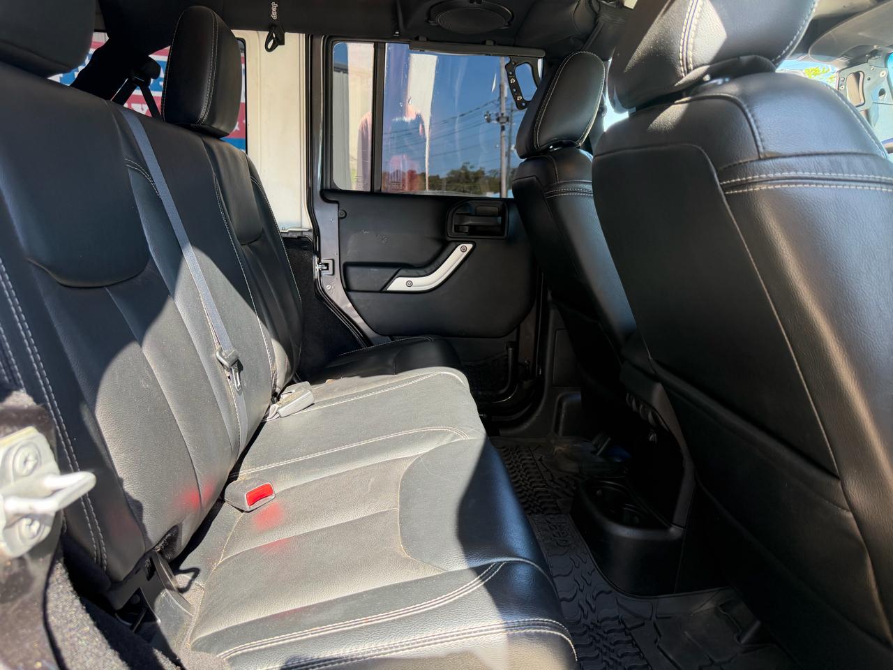 Jeep Wrangler Unlimited Sahara 4WD 2014