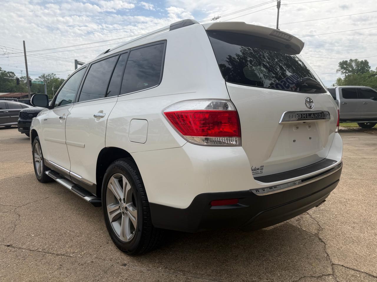 Toyota Highlander Limited 2WD 2011