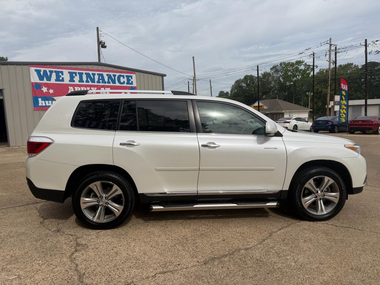 Toyota Highlander Limited 2WD 2011
