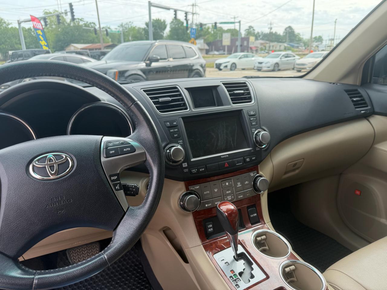 Toyota Highlander Limited 2WD 2011