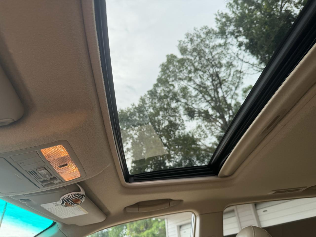 Toyota Highlander Limited 2WD 2011