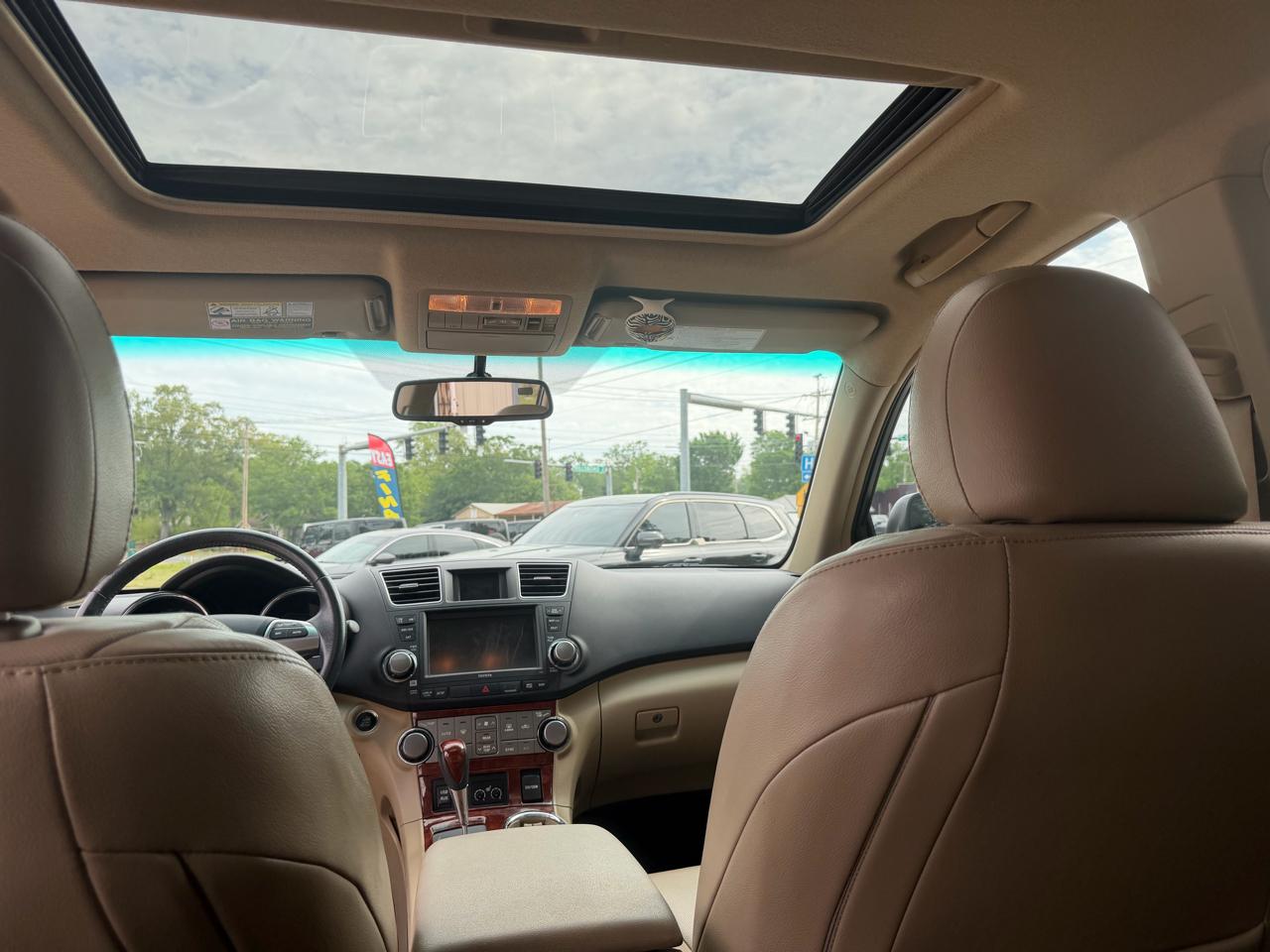 Toyota Highlander Limited 2WD 2011