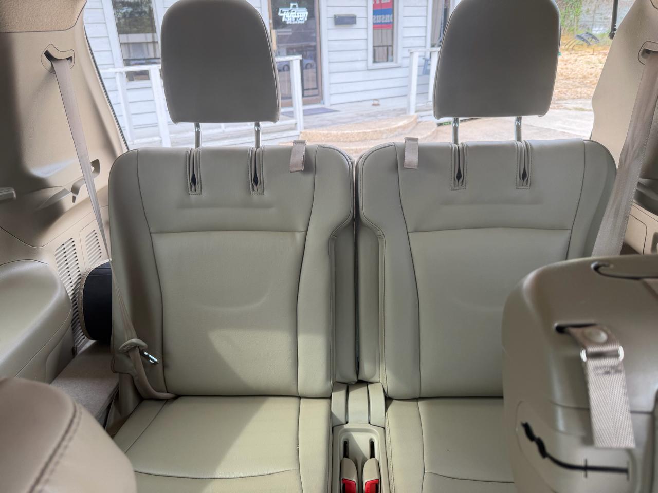 Toyota Highlander Limited 2WD 2011