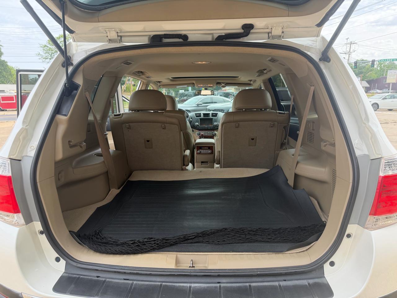 Toyota Highlander Limited 2WD 2011