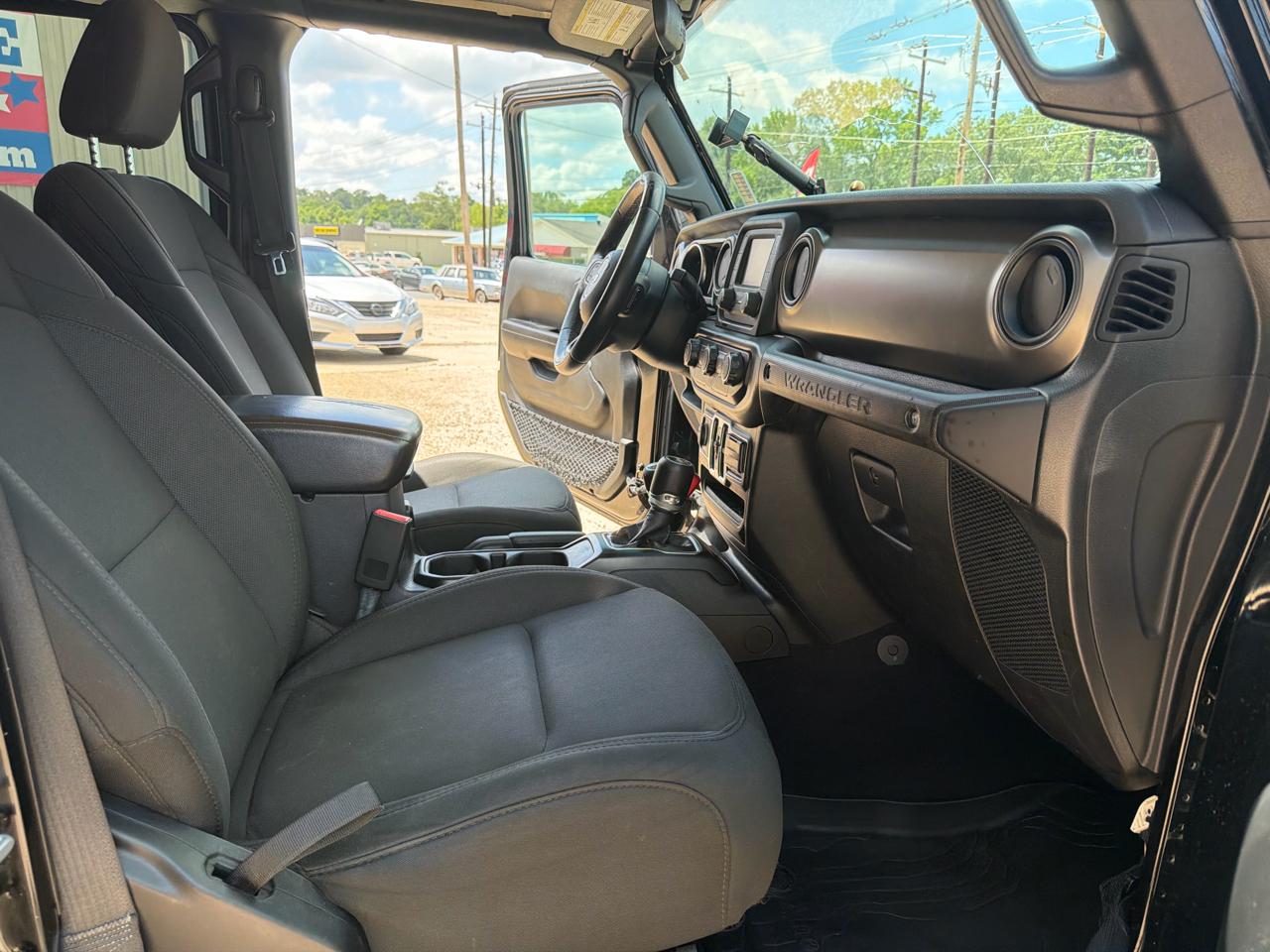 Jeep Wrangler Unlimited Sport 2018