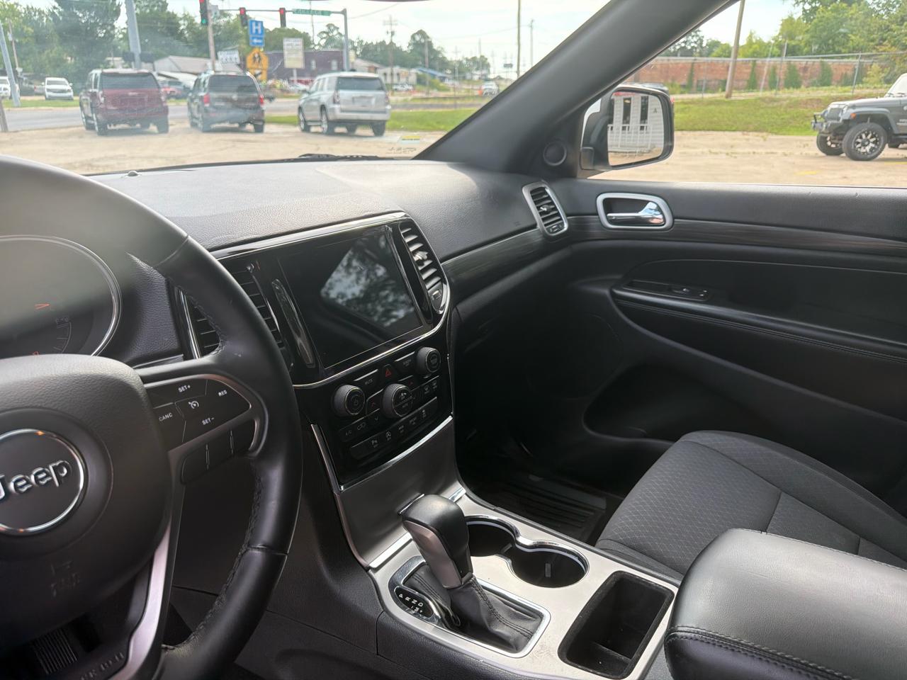 Jeep Grand Cherokee Laredo 4WD 2019
