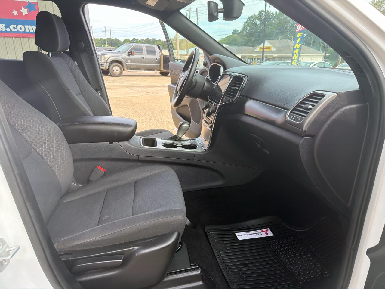 Jeep Grand Cherokee Laredo 4WD 2019
