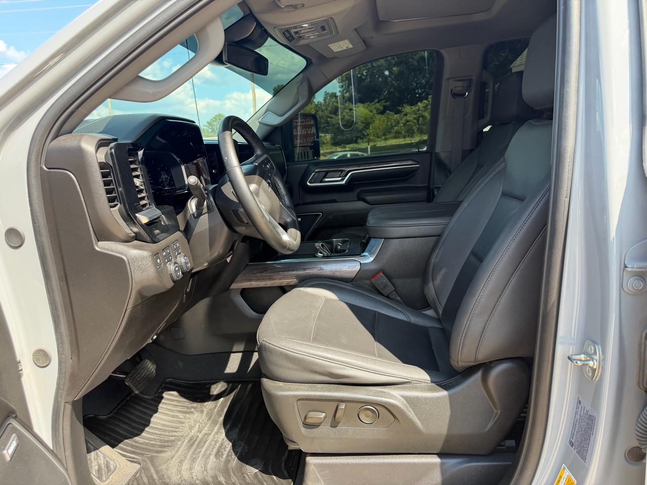 Chevrolet Silverado 2500HD LTZ Crew Cab 4WD 2024
