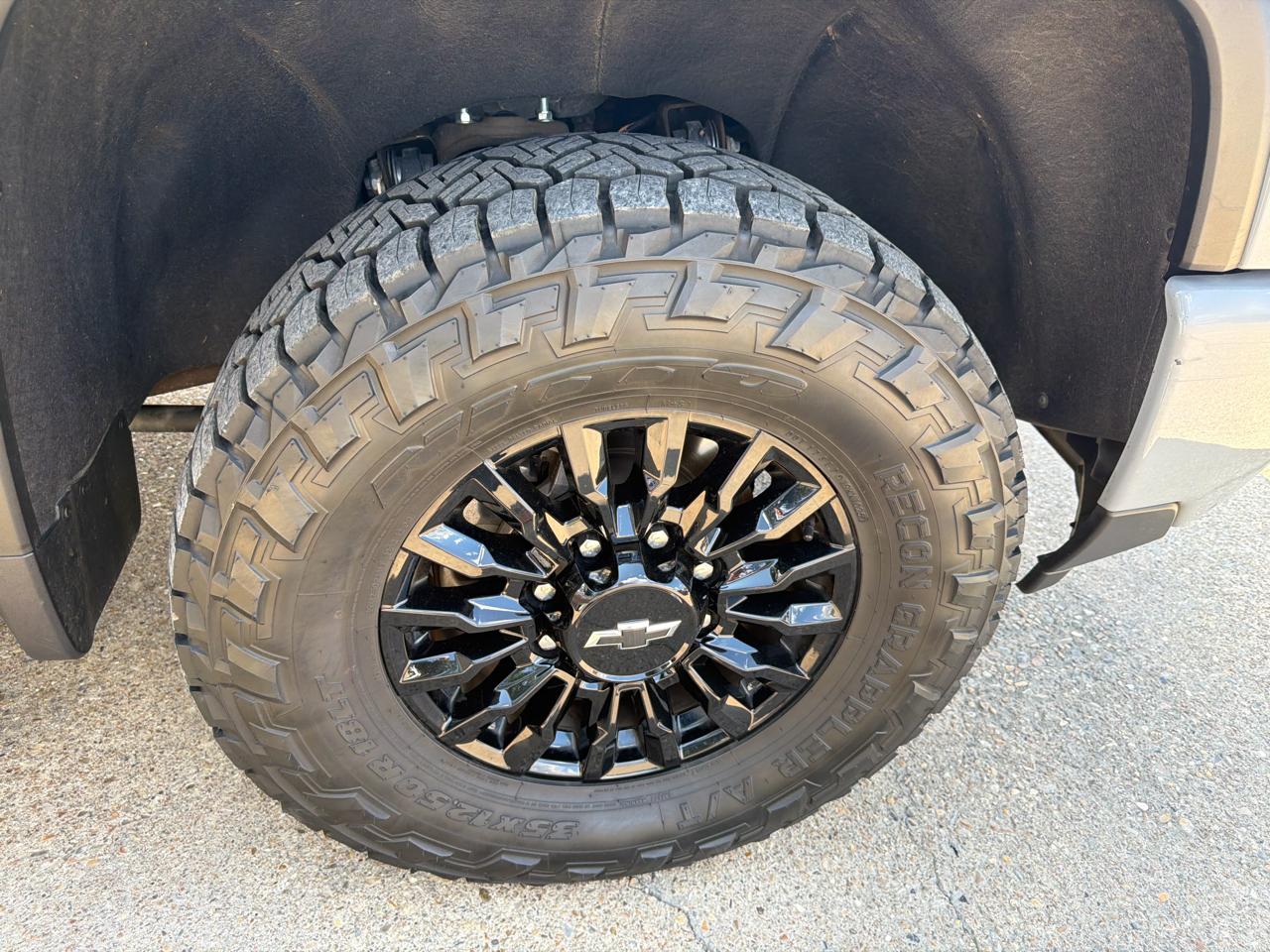 Chevrolet Silverado 2500HD LTZ Crew Cab 4WD 2024