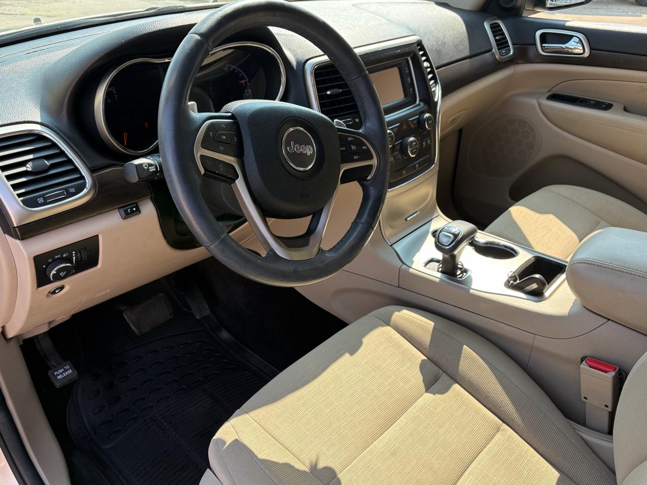 Jeep Grand Cherokee Laredo 2WD 2014