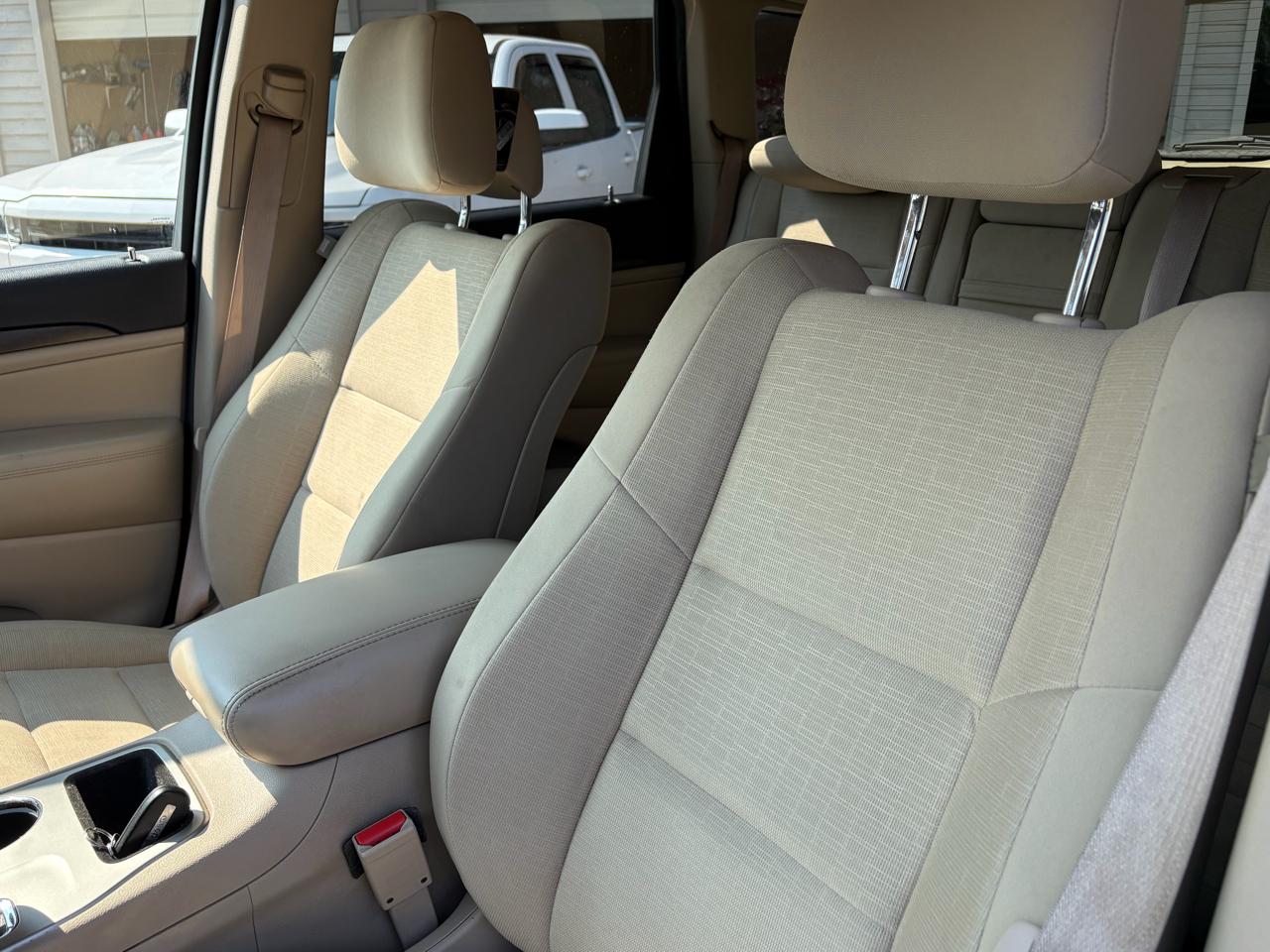 Jeep Grand Cherokee Laredo 2WD 2014