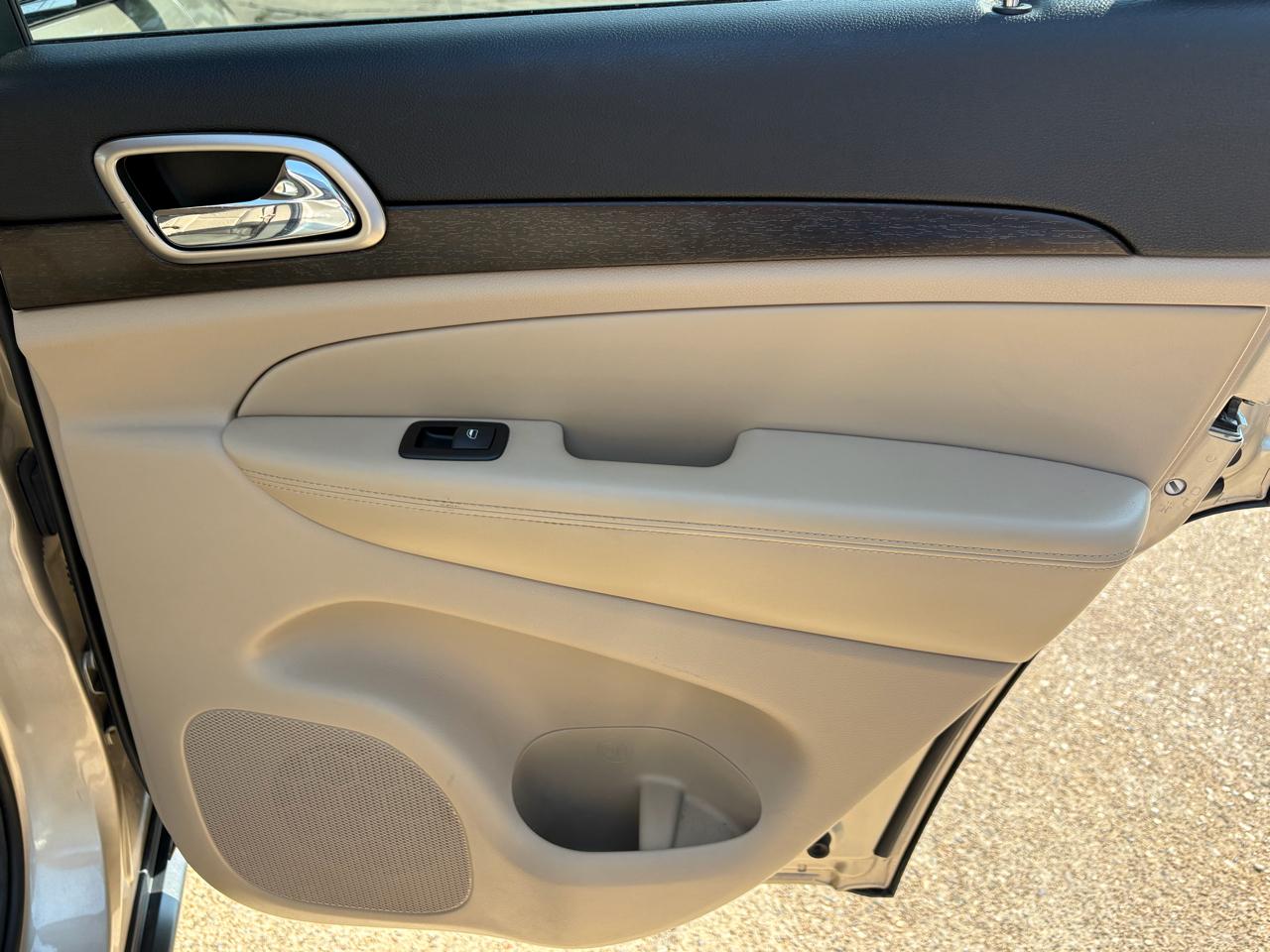 Jeep Grand Cherokee Laredo 2WD 2014