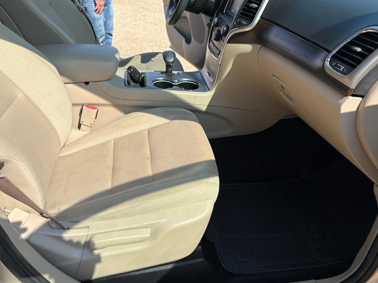 Jeep Grand Cherokee Laredo 2WD 2014