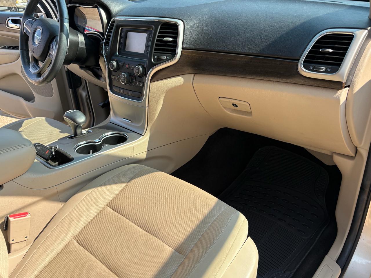 Jeep Grand Cherokee Laredo 2WD 2014