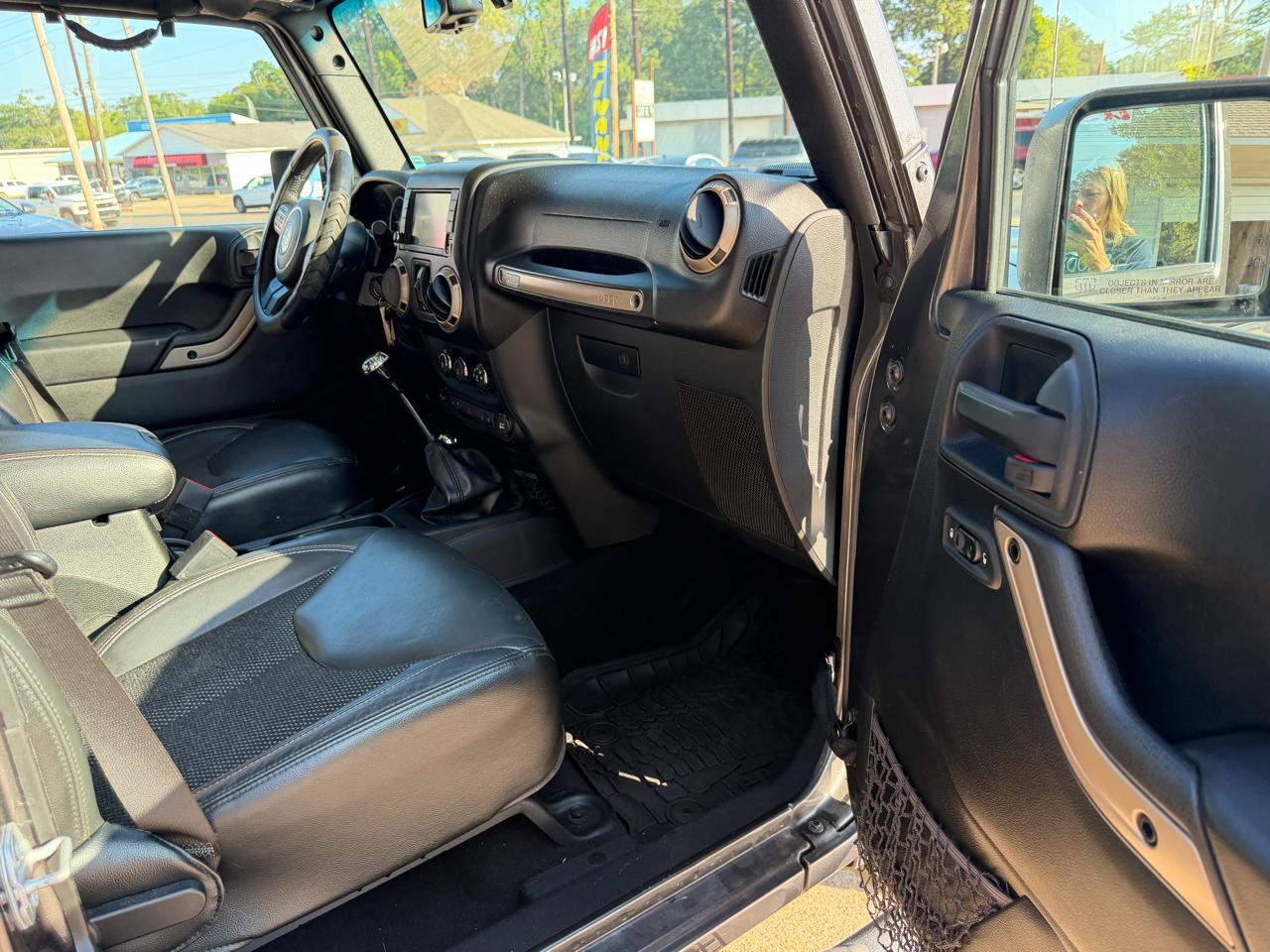 Jeep Wrangler Unlimited Sahara 4WD 2017